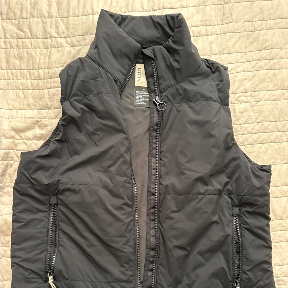 Vuori Black Puffer Vest Medium M